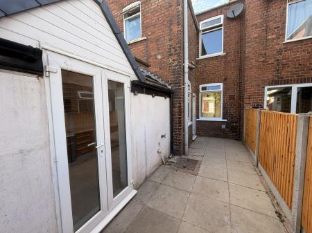 2 bedroom Terraced House to let in Royle Street, Northwich, CW9