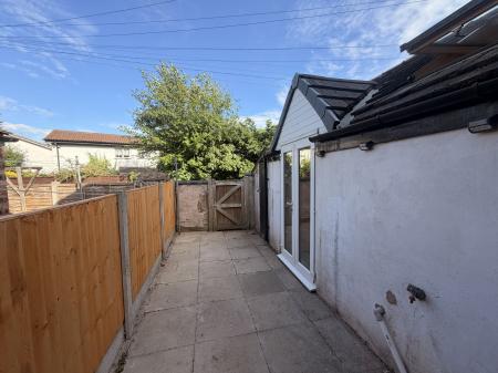 2 bedroom Terraced House to let in Royle Street, Northwich, CW9
