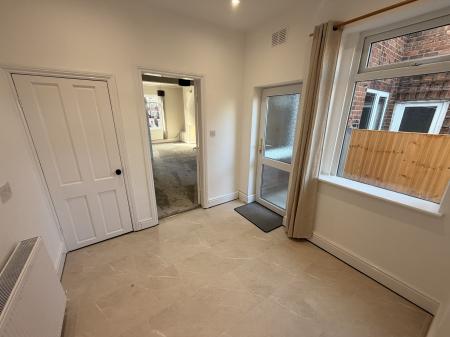 2 bedroom Terraced House to let in Royle Street, Northwich, CW9