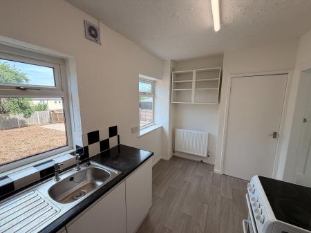 2 bedroom Semi-detached house to let in Fern Crescent, Congleton, CW12