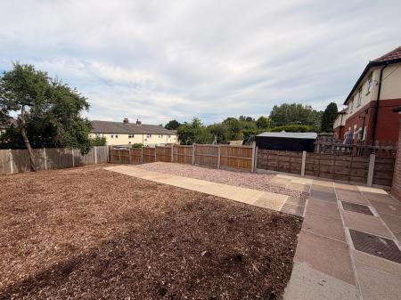 2 bedroom Semi-detached house to let in Fern Crescent, Congleton, CW12
