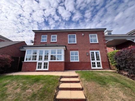 4 bedroom Detached house to let in The Courtyard, Northwich, CW8