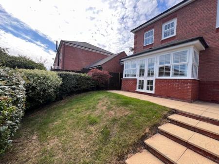 4 bedroom Detached house to let in The Courtyard, Northwich, CW8