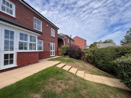 4 bedroom Detached house to let in The Courtyard, Northwich, CW8