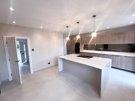 4 bedroom Detached house to let in The Courtyard, Northwich, CW8