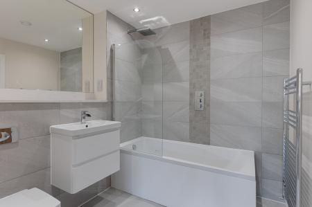 4 bedroom Semi-detached house to let in Dyar Terrace, Winnington, CW8