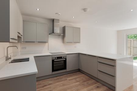 4 bedroom Semi-detached house to let in Dyar Terrace, Winnington, CW8