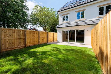4 bedroom Semi-detached house to let in Dyar Terrace, Winnington, CW8