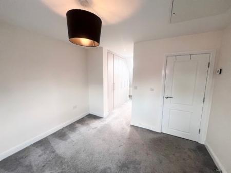 4 bedroom Semi-detached house to let in Outfield Chase, Winnington, CW8