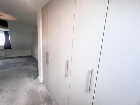 4 bedroom Semi-detached house to let in Outfield Chase, Winnington, CW8