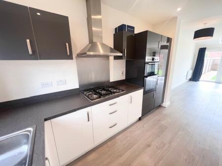 4 bedroom Semi-detached house to let in Outfield Chase, Winnington, CW8