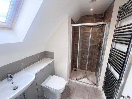 4 bedroom Semi-detached house to let in Outfield Chase, Winnington, CW8