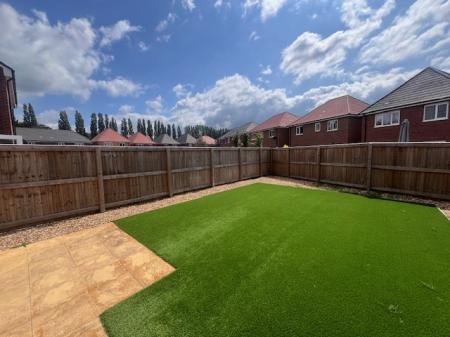 4 bedroom Semi-detached house to let in Outfield Chase, Winnington, CW8