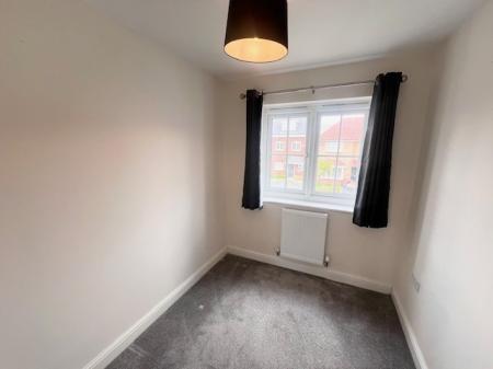 4 bedroom Semi-detached house to let in Outfield Chase, Winnington, CW8