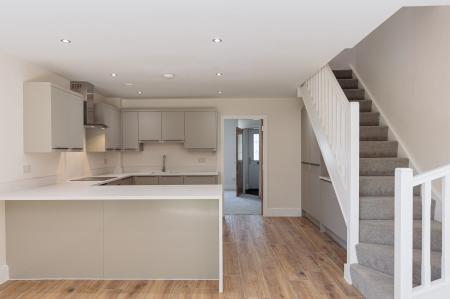4 bedroom Semi-detached house to let in Dyar Terrace, Winnington, CW8