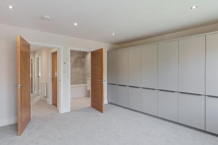 4 bedroom Semi-detached house to let in Dyar Terrace, Winnington, CW8