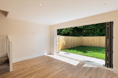 4 bedroom Semi-detached house to let in Dyar Terrace, Winnington, CW8