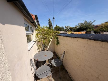 2 bedroom Terraced House to let in Romanes Street, Northwich, CW8