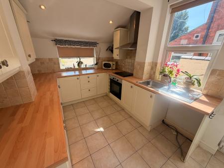 2 bedroom Terraced House to let in Romanes Street, Northwich, CW8