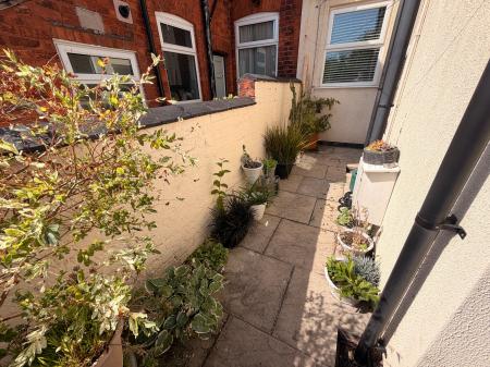2 bedroom Terraced House to let in Romanes Street, Northwich, CW8