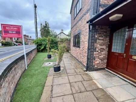 4 bedroom Detached house to let in Chester Road, Northwich, CW8