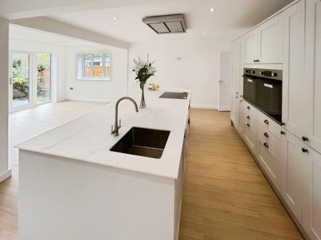 5 bedroom Detached house to let in Hadrian Way, Sandiway, CW8