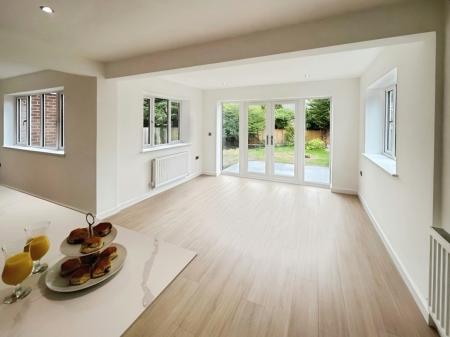 5 bedroom Detached house to let in Hadrian Way, Sandiway, CW8