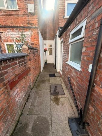 2 bedroom Terraced House to let in Middlewich Road, Northwich, CW9