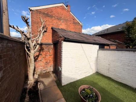 2 bedroom Terraced House to let in Middlewich Road, Northwich, CW9