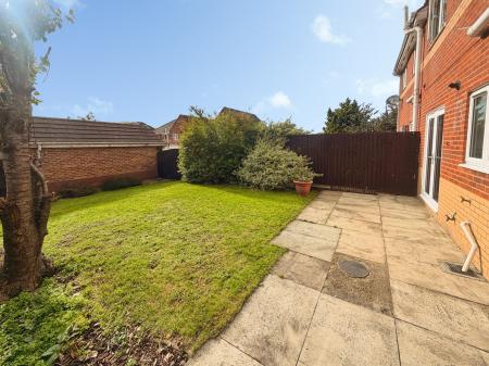 3 bedroom Semi-detached house to let in Coleridge Close, Sandbach, CW11