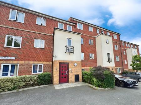 2 bedroom Flat to let in Woodborough Road, St Anns, Nottingham, NG3