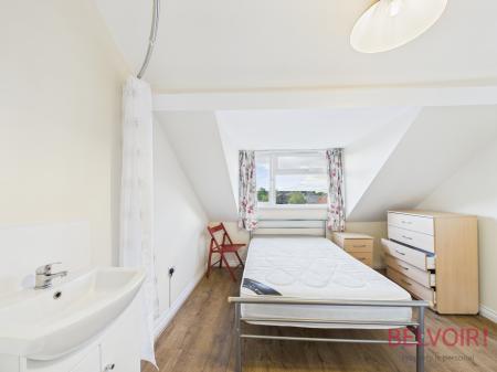 5 bedroom Terraced House for sale in Claude Street, Lenton, NG7