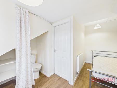 5 bedroom Terraced House for sale in Claude Street, Lenton, NG7