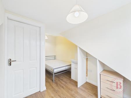 5 bedroom Terraced House for sale in Claude Street, Lenton, NG7