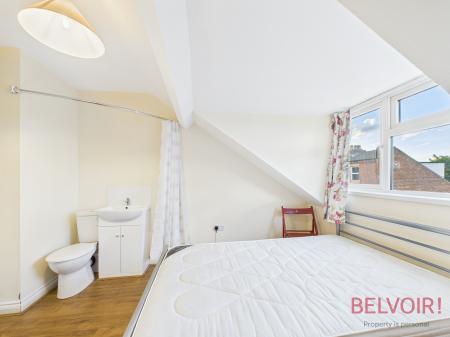 5 bedroom Terraced House for sale in Claude Street, Lenton, NG7