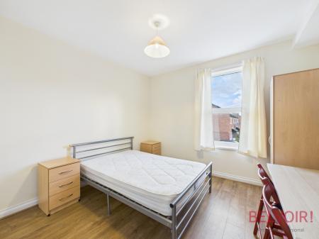 5 bedroom Terraced House for sale in Claude Street, Lenton, NG7