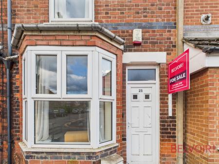 5 bedroom Terraced House for sale in Claude Street, Lenton, NG7