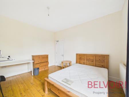 5 bedroom Terraced House for sale in Cromwell Street, Nottingham, NG7