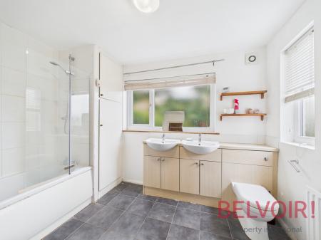 5 bedroom Terraced House for sale in Cromwell Street, Nottingham, NG7