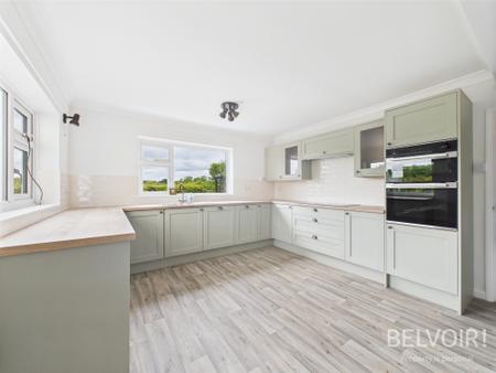 4 bedroom Detached house for sale in Great North Road, Newark, Sutton on Trent, NG23