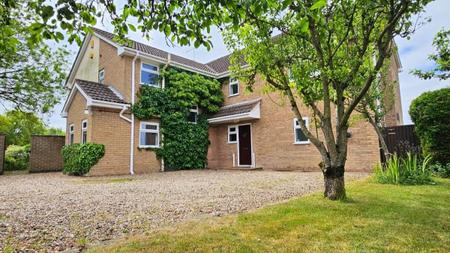 4 bedroom Detached house for sale in Great North Road, Newark, Sutton on Trent, NG23