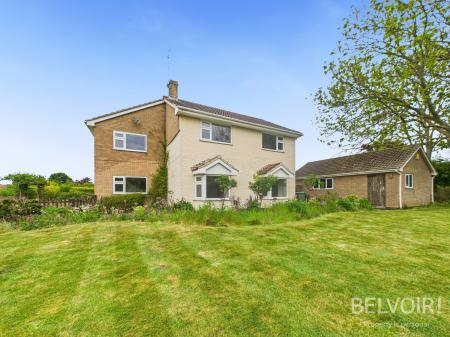 4 bedroom Detached house for sale in Great North Road, Newark, Sutton on Trent, NG23