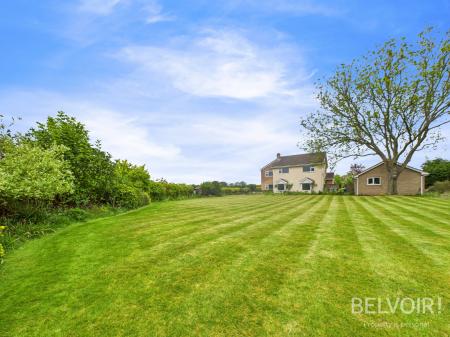 4 bedroom Detached house for sale in Great North Road, Newark, Sutton on Trent, NG23