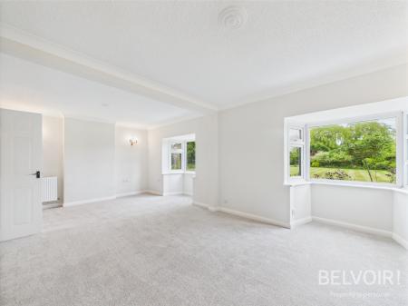 4 bedroom Detached house for sale in Great North Road, Newark, Sutton on Trent, NG23