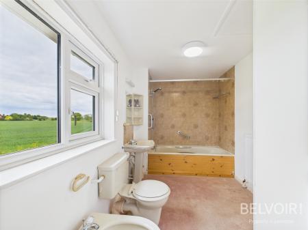 4 bedroom Detached house for sale in Great North Road, Newark, Sutton on Trent, NG23
