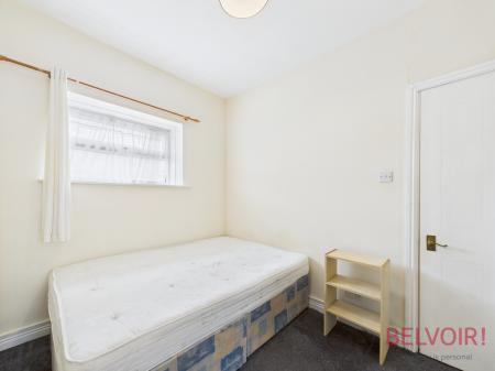 1 bedroom Ground floor flat for sale in Leen Court, Nottingham, NG7