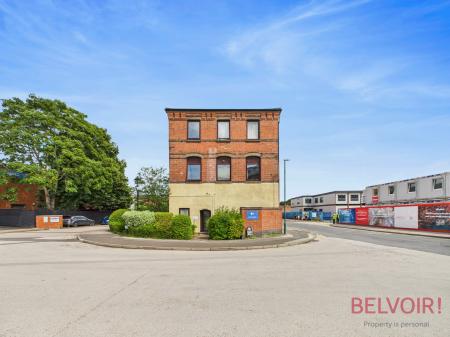 1 bedroom Ground floor flat for sale in Leen Court, Nottingham, NG7