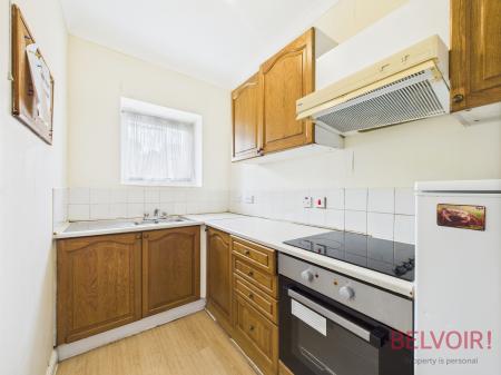 1 bedroom Ground floor flat for sale in Leen Court, Nottingham, NG7