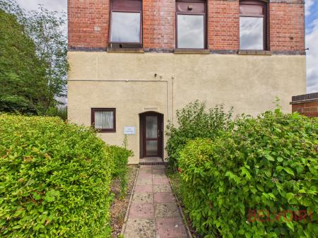 1 bedroom Ground floor flat for sale in Leen Court, Nottingham, NG7