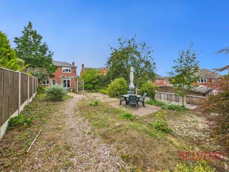 3 bedroom Semi-detached house for sale in Sandhurst Avenue, Mansfield, NG18